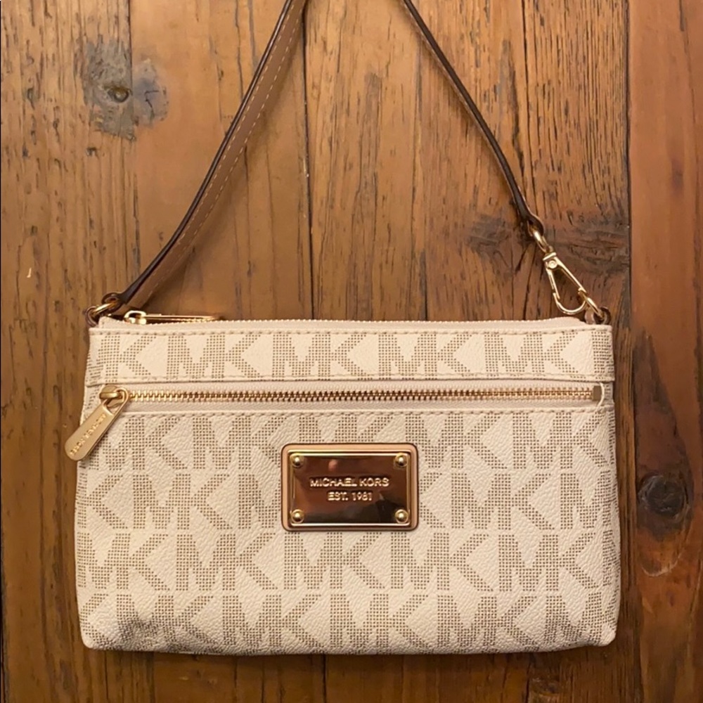Michael Kors wristlet wallet